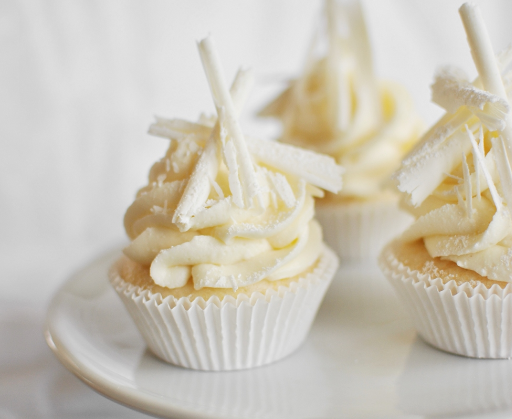 Festively white cupcakes...