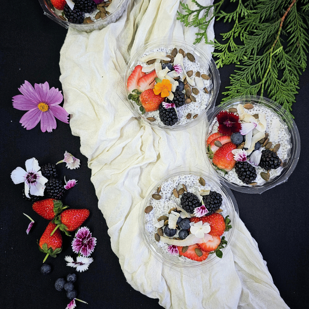 Yoghurt & granola pots